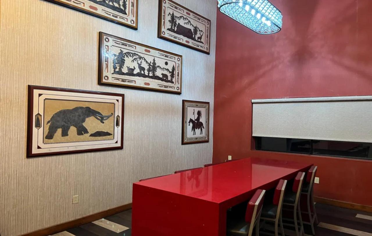 Hotel Empeiria High Sierra