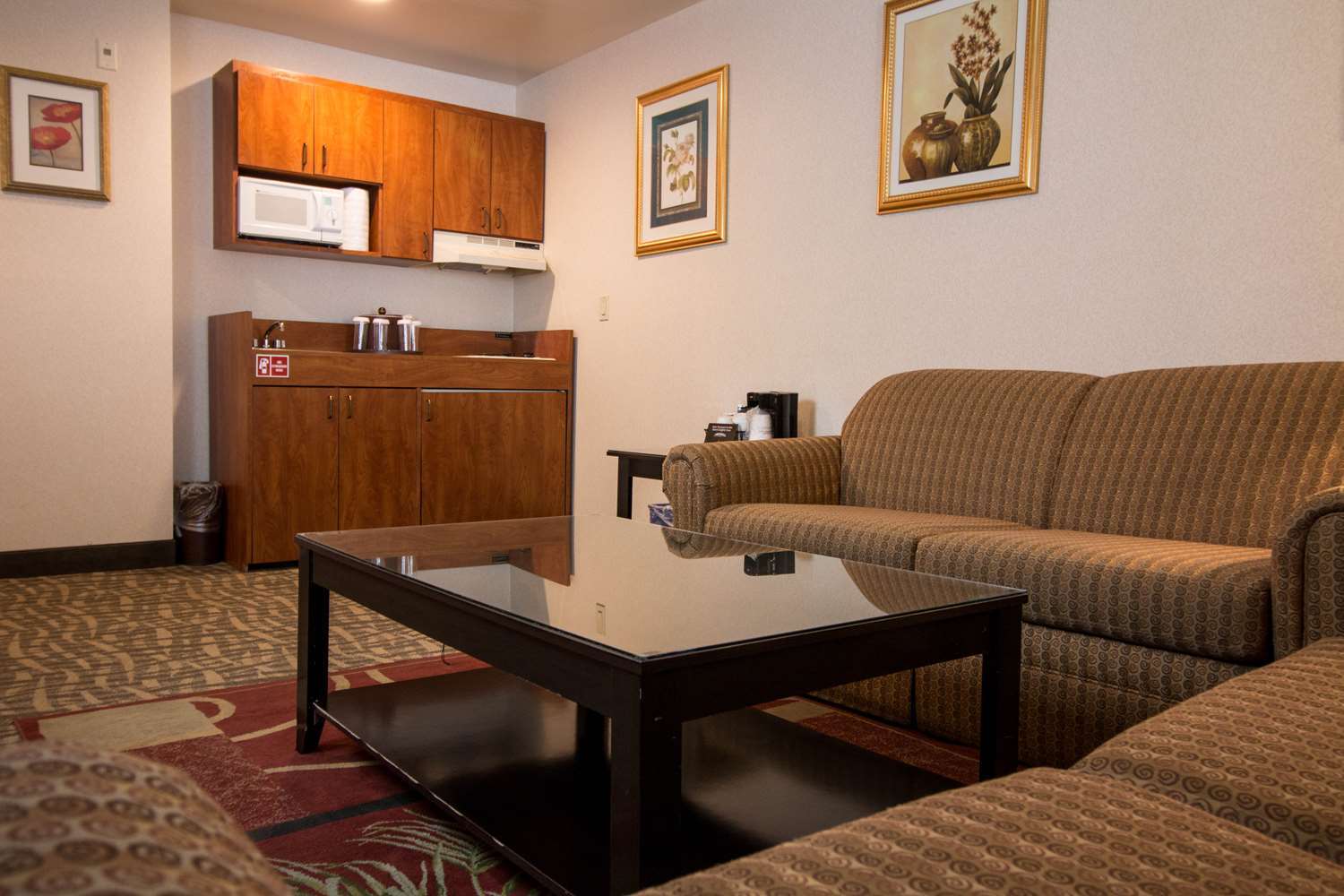 Empeiria High Sierra Hotel